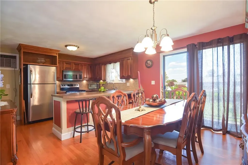 5 Alves Street Bristol RI 02809