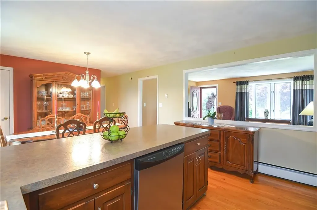 5 Alves Street Bristol RI 02809