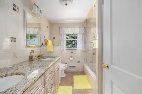 17 Barbara Ann Drive North Providence RI 02911