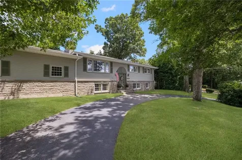 17 Barbara Ann Drive North Providence RI 02911