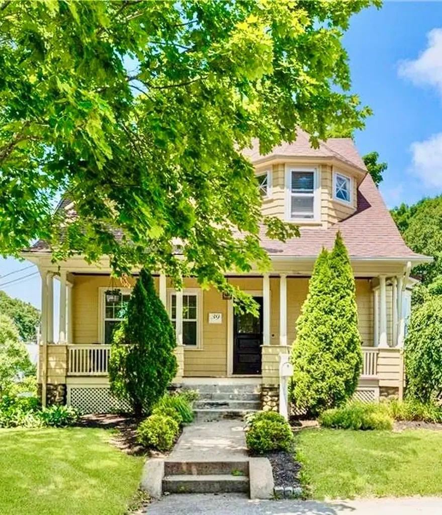 39 Highland Street Cranston RI 02920