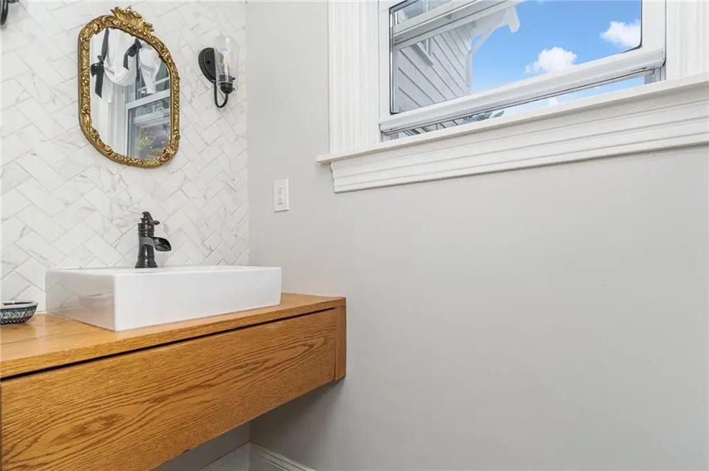 39 Highland Street Cranston RI 02920