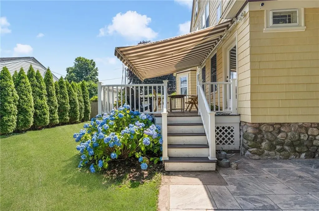 39 Highland Street Cranston RI 02920