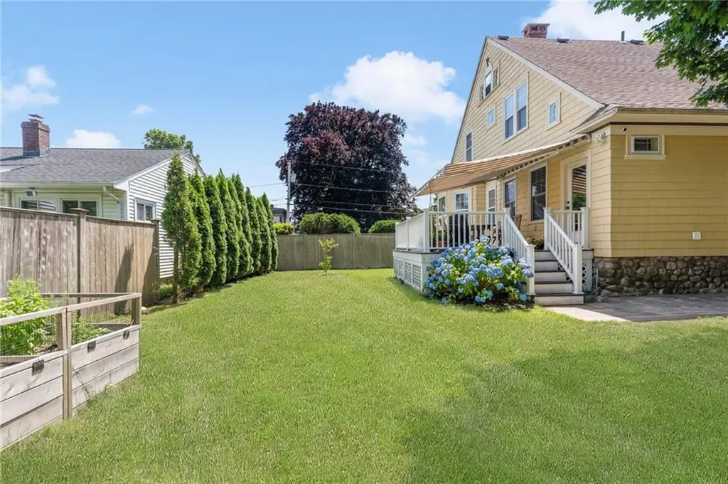 39 Highland Street Cranston RI 02920