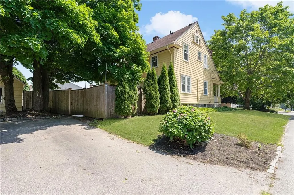 39 Highland Street Cranston RI 02920