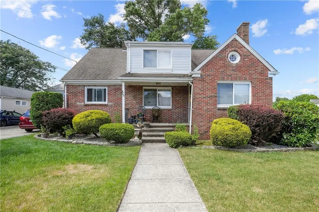 58 60 Carlton Street Cranston RI 02910