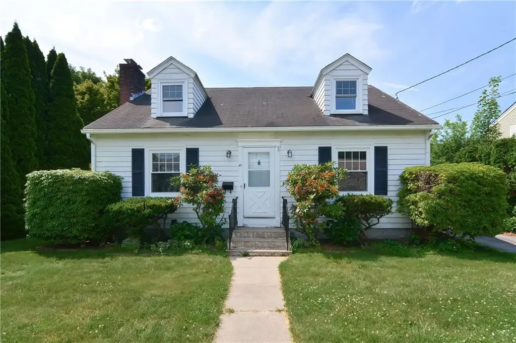 20 Colonial Road Bristol RI 02809