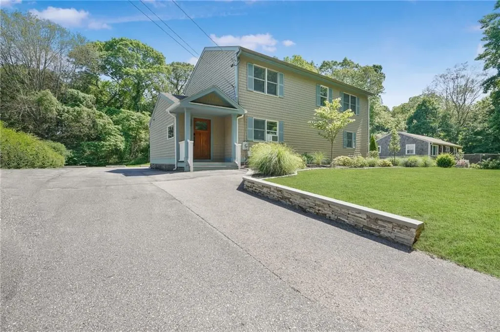 418 Pond Street South Kingstown RI 02879