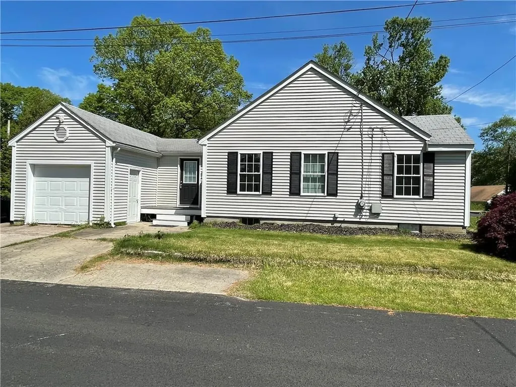 3 Pine Lane Coventry RI 02816
