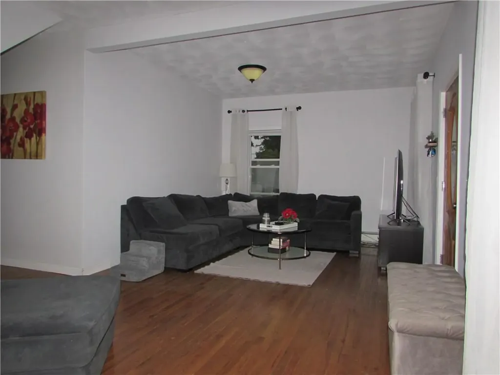 93 Waite Avenue Cranston RI 02905