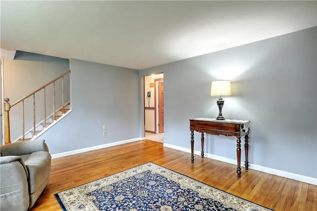 72 Highland Avenue Narragansett RI 02882