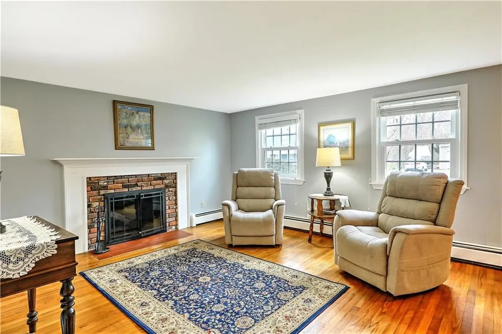 72 Highland Avenue Narragansett RI 02882