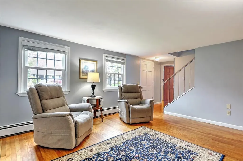 72 Highland Avenue Narragansett RI 02882