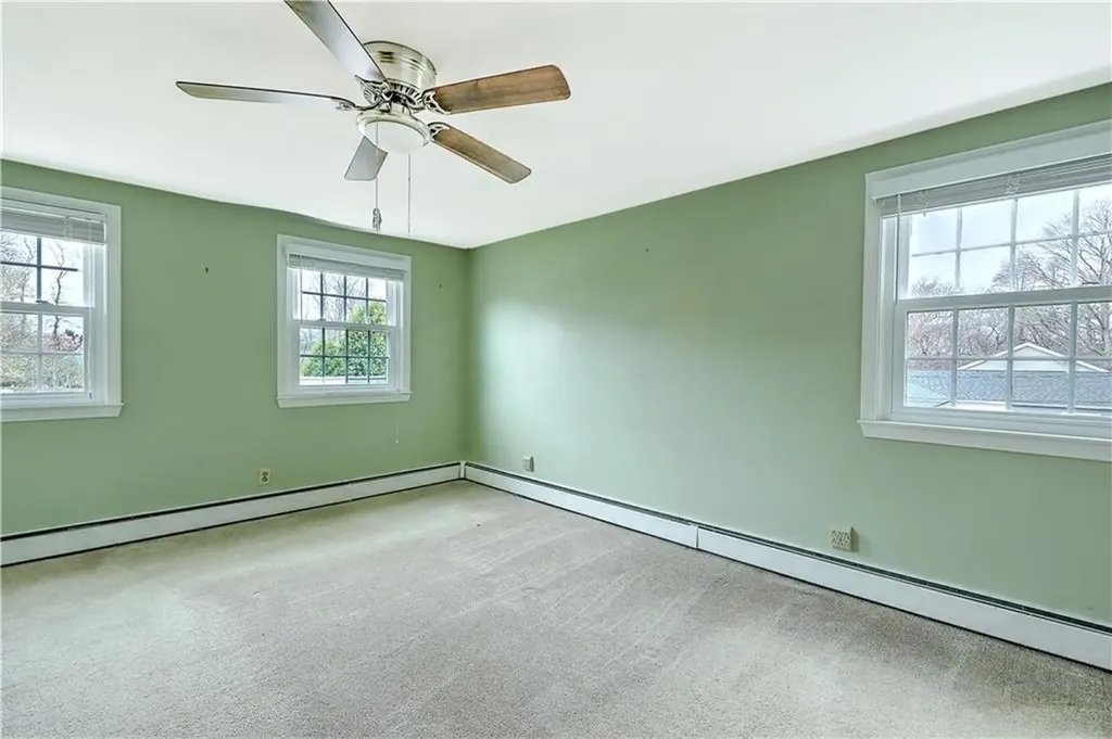 72 Highland Avenue Narragansett RI 02882