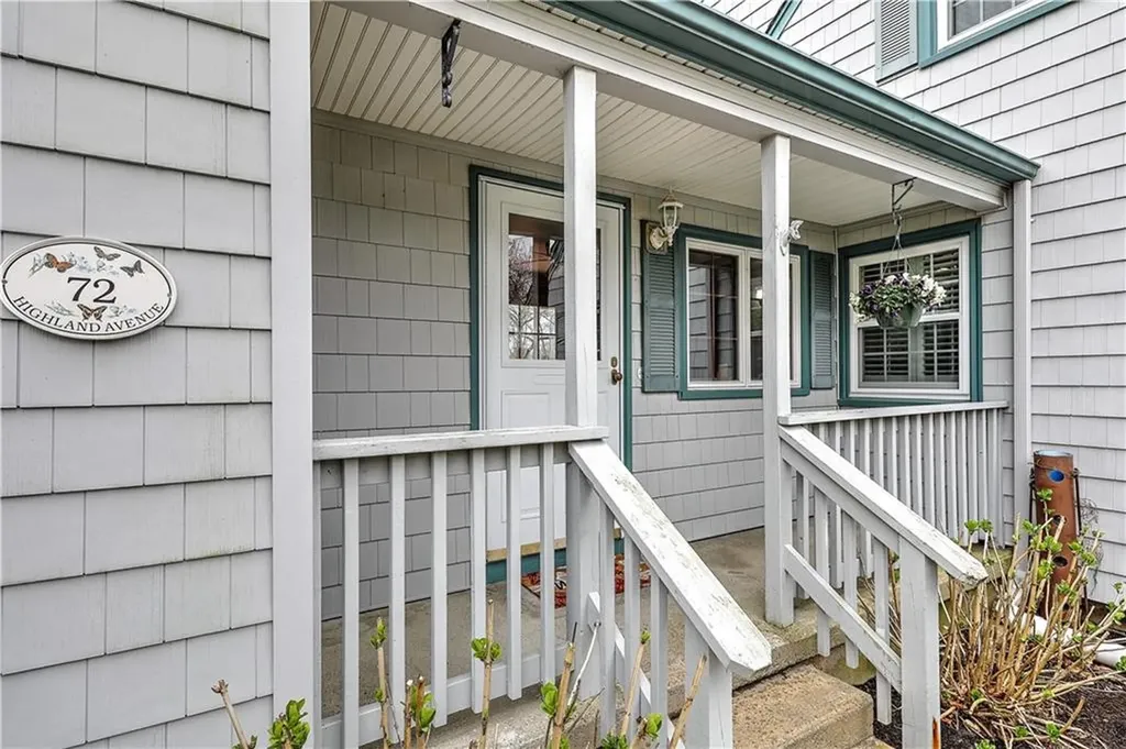 72 Highland Avenue Narragansett RI 02882