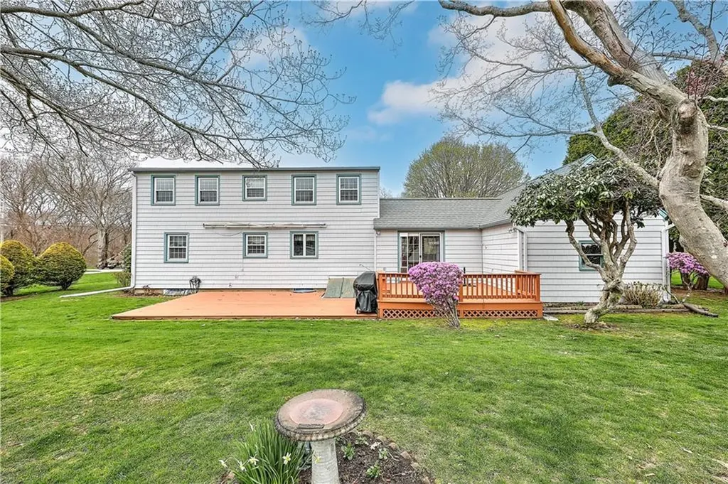 72 Highland Avenue Narragansett RI 02882