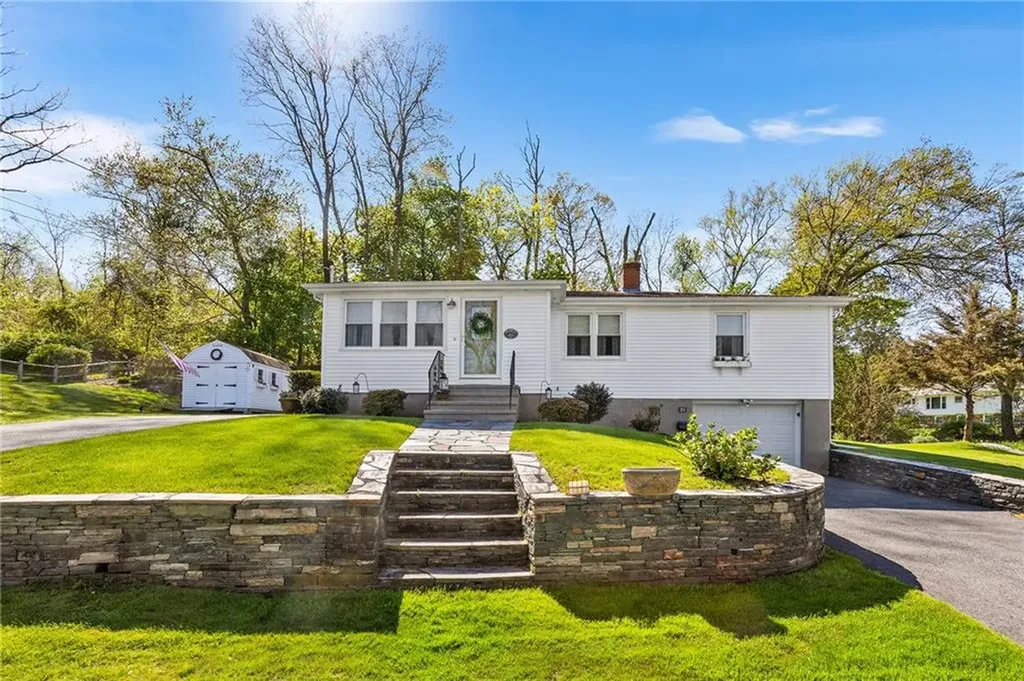 21 Mulberry Circle Johnston RI 02919