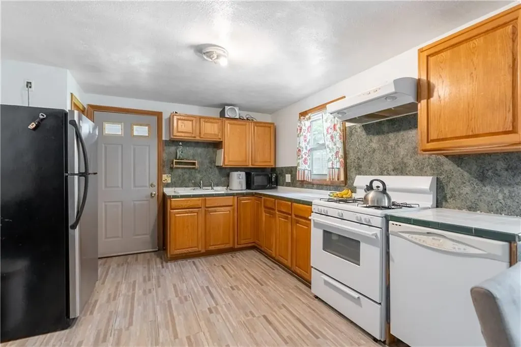 142 144 Alverson Avenue Providence RI 02909