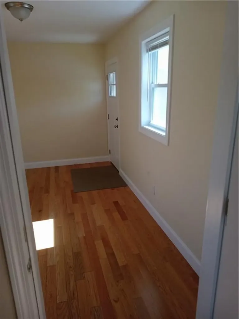385 Market Street Warren RI 02885