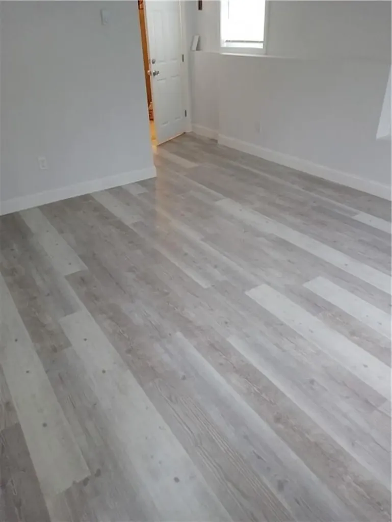 385 Market Street Warren RI 02885