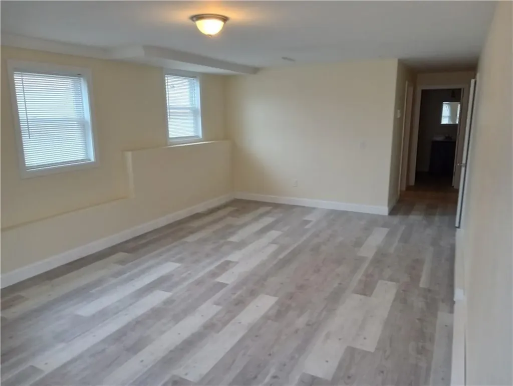 385 Market Street Warren RI 02885