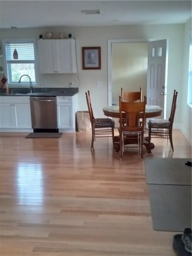 385 Market Street Warren RI 02885