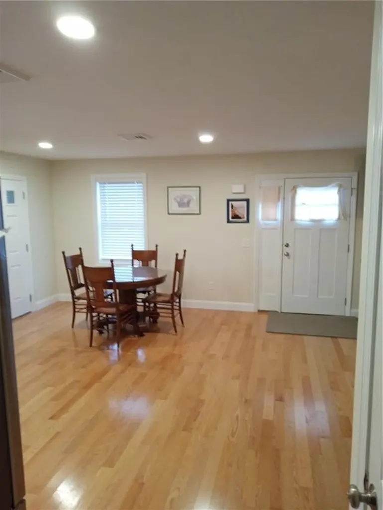 385 Market Street Warren RI 02885