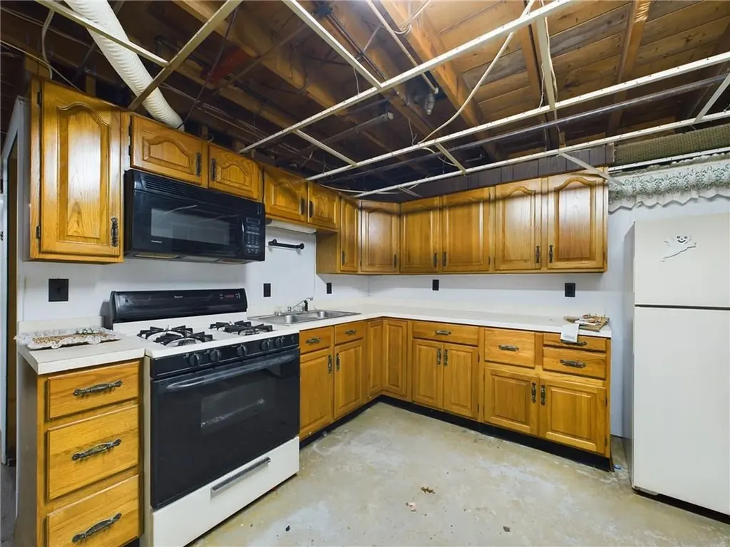 179 Wood Street Fall River MA 02721