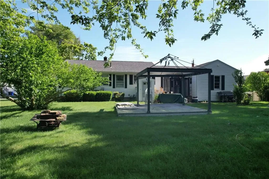 179 Wood Street Fall River MA 02721