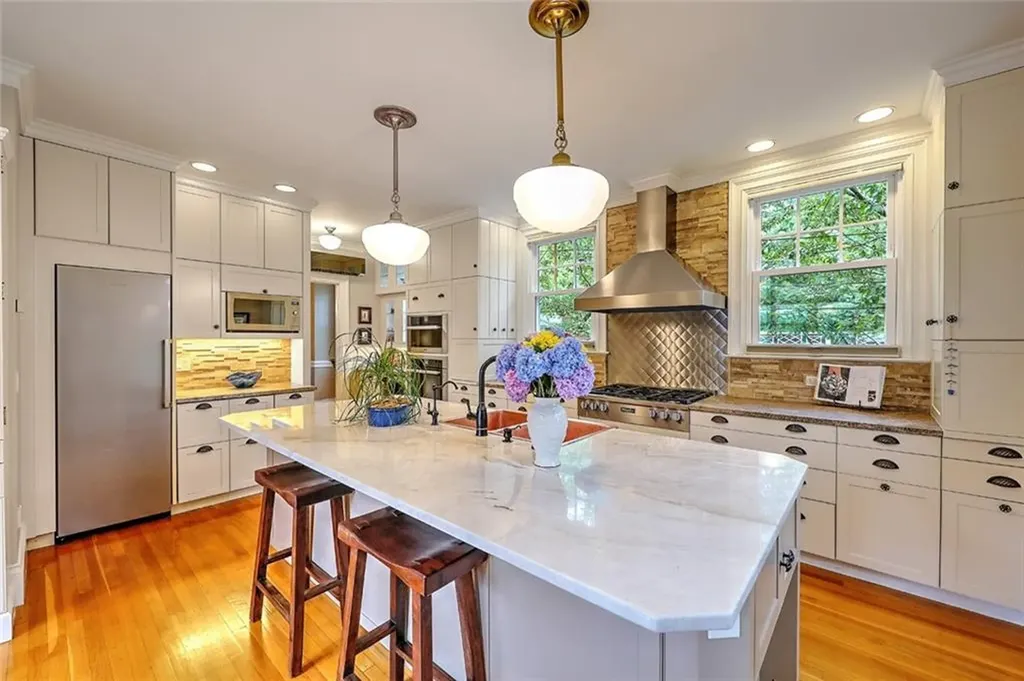 93 Arlington Avenue Providence RI 02906