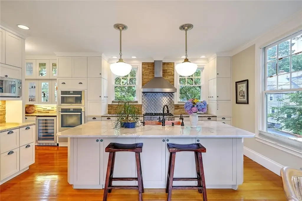 93 Arlington Avenue Providence RI 02906