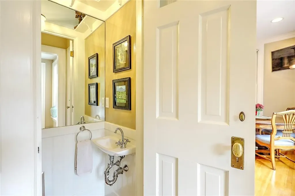 93 Arlington Avenue Providence RI 02906