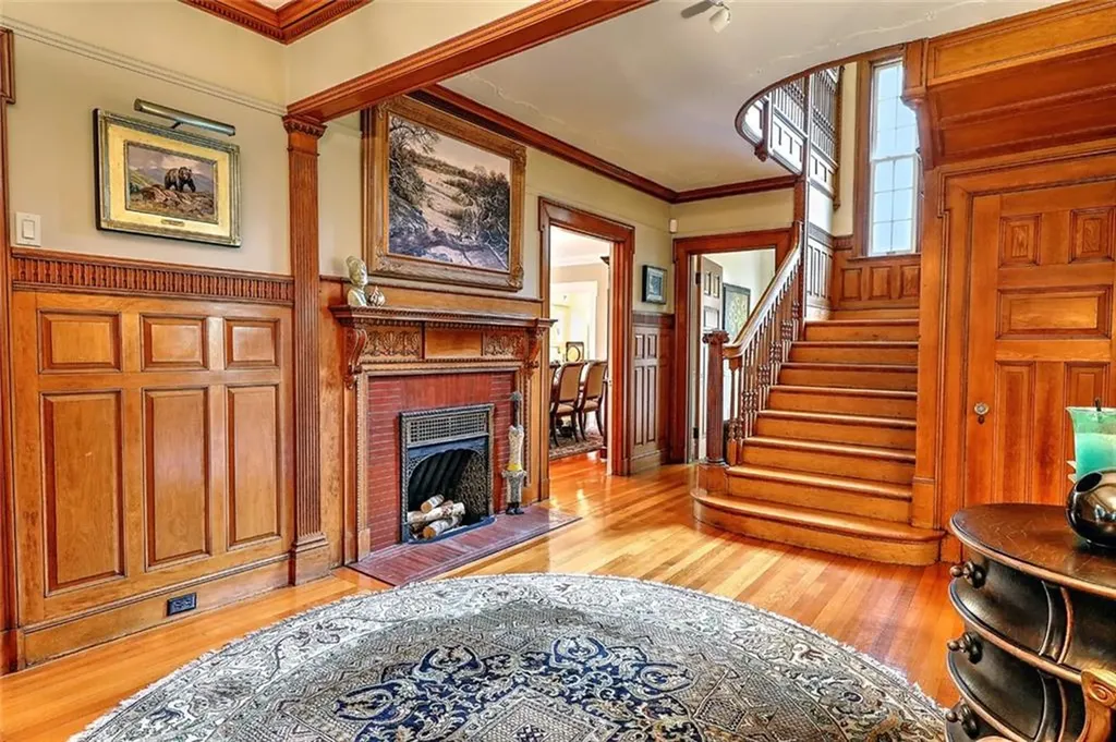 93 Arlington Avenue Providence RI 02906