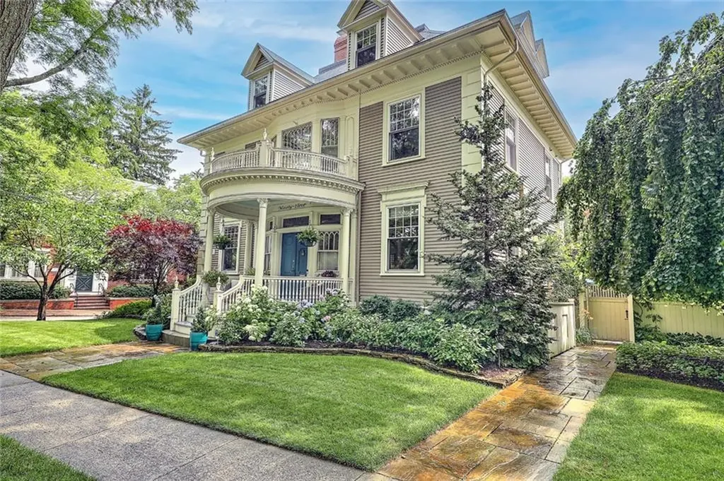 93 Arlington Avenue Providence RI 02906