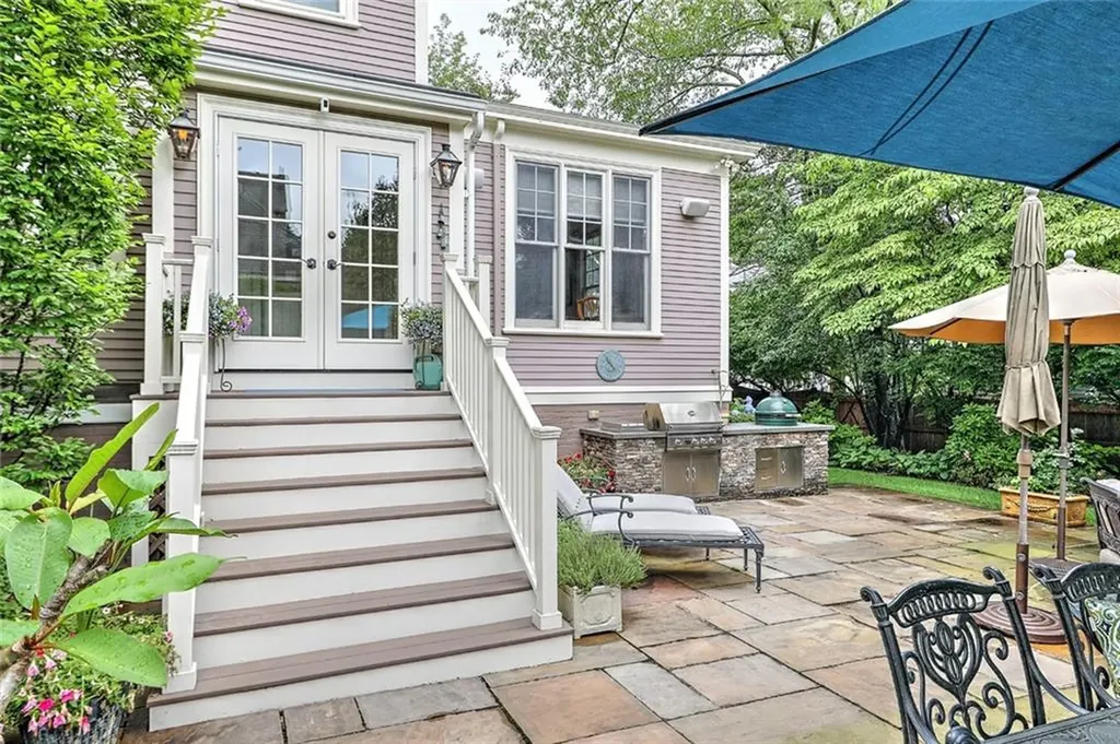 93 Arlington Avenue Providence RI 02906