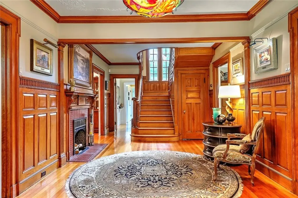 93 Arlington Avenue Providence RI 02906