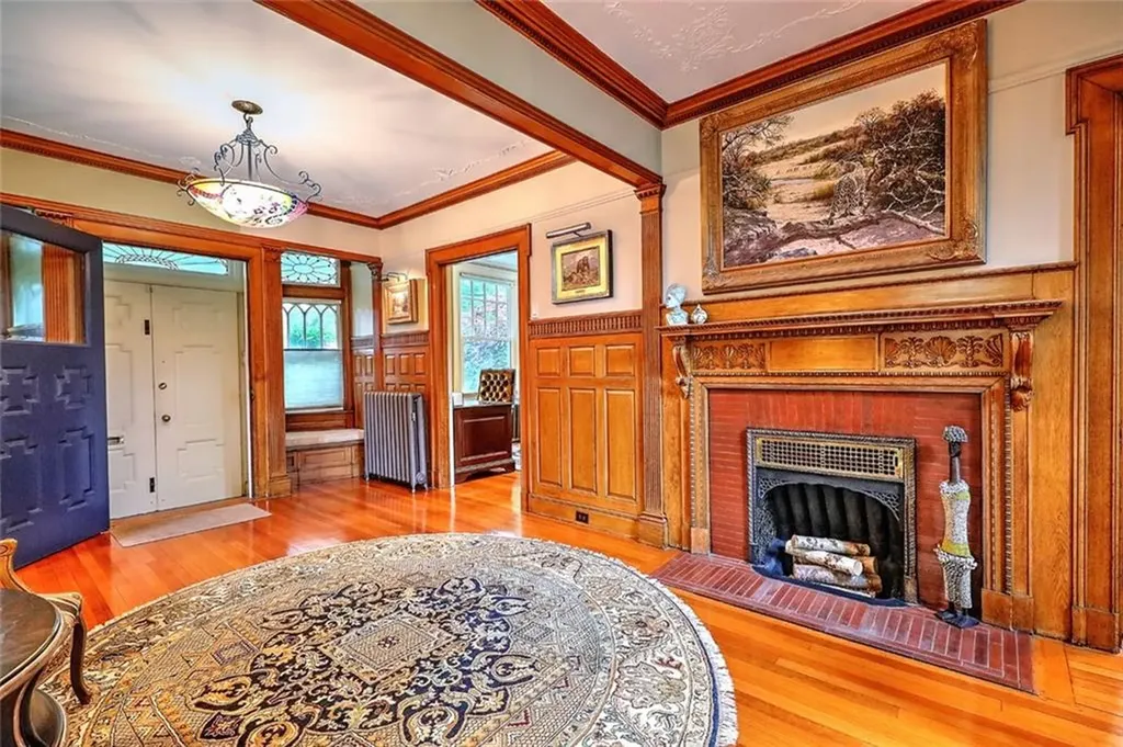 93 Arlington Avenue Providence RI 02906