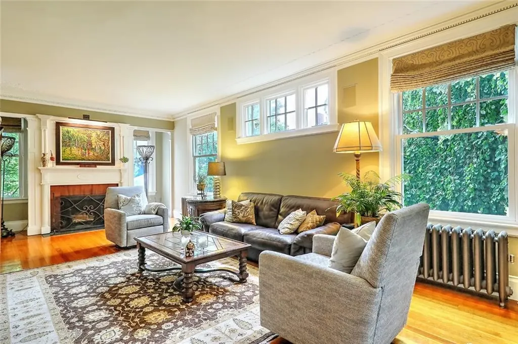 93 Arlington Avenue Providence RI 02906