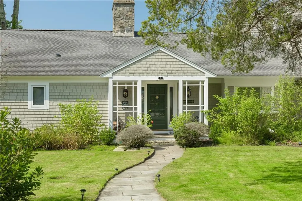 9 Shore Drive Warren RI 02885
