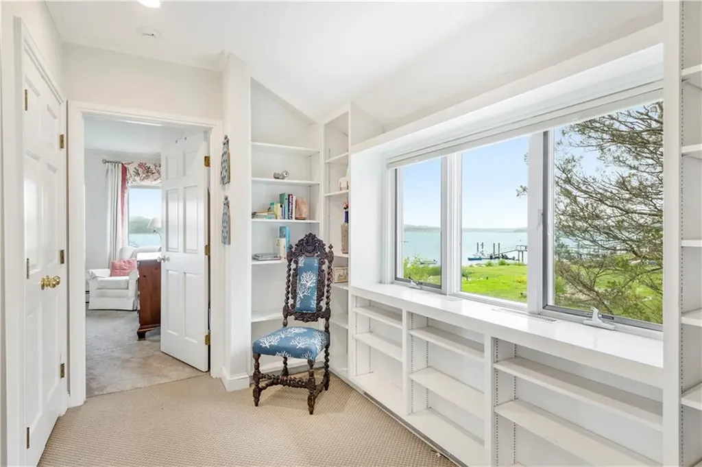 9 Shore Drive Warren RI 02885