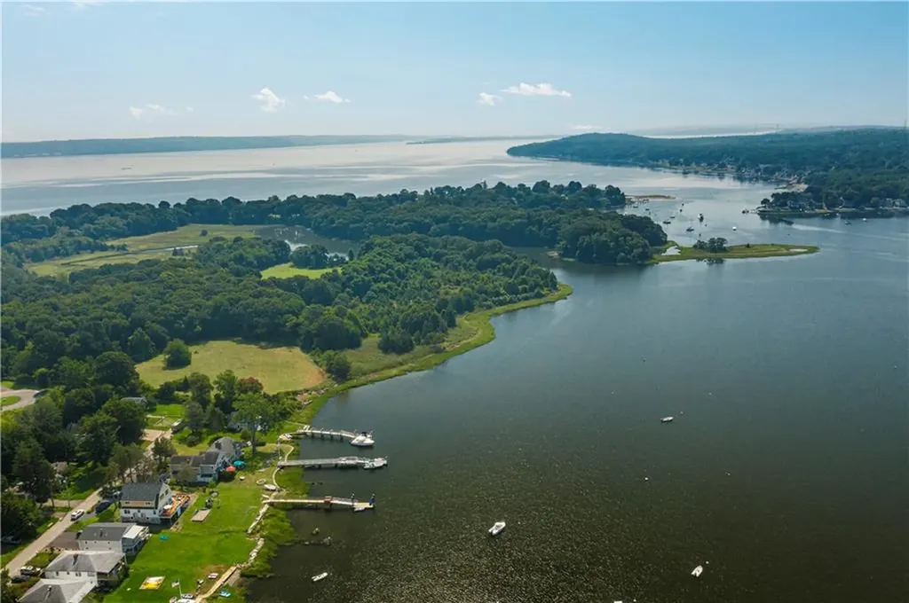9 Shore Drive Warren RI 02885