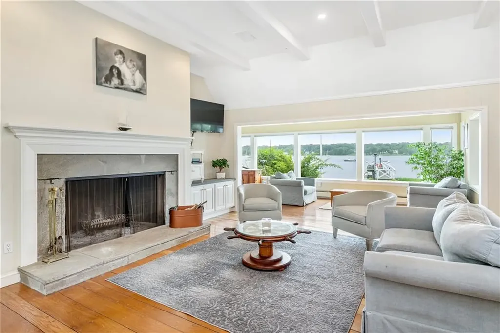 9 Shore Drive Warren RI 02885