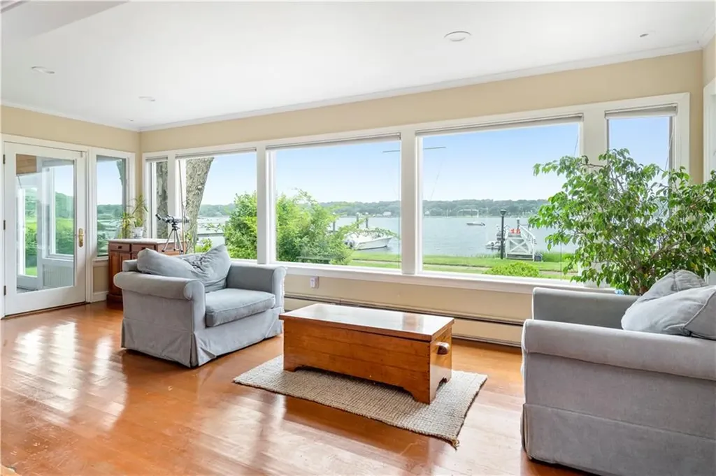 9 Shore Drive Warren RI 02885