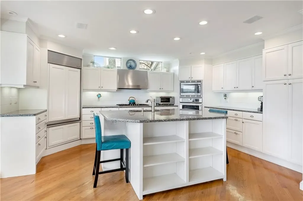 9 Shore Drive Warren RI 02885