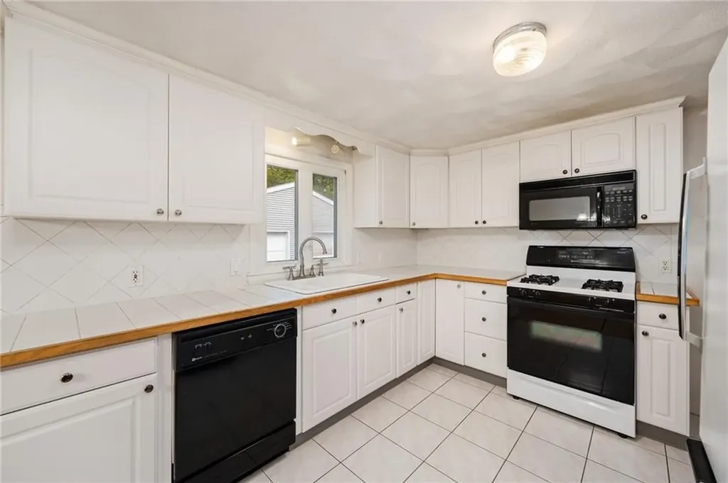 225 Francis Avenue North Providence RI 02904