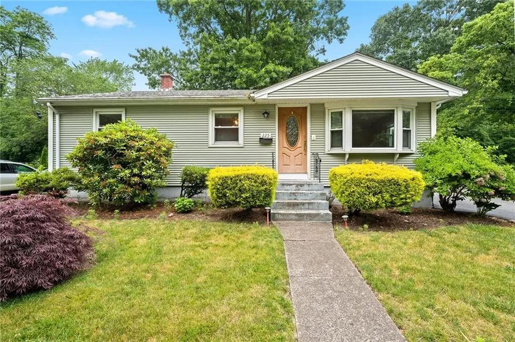 225 Francis Avenue North Providence RI 02904