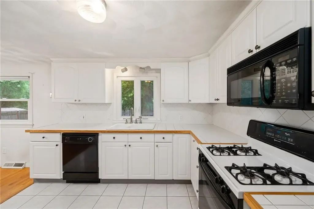 225 Francis Avenue North Providence RI 02904