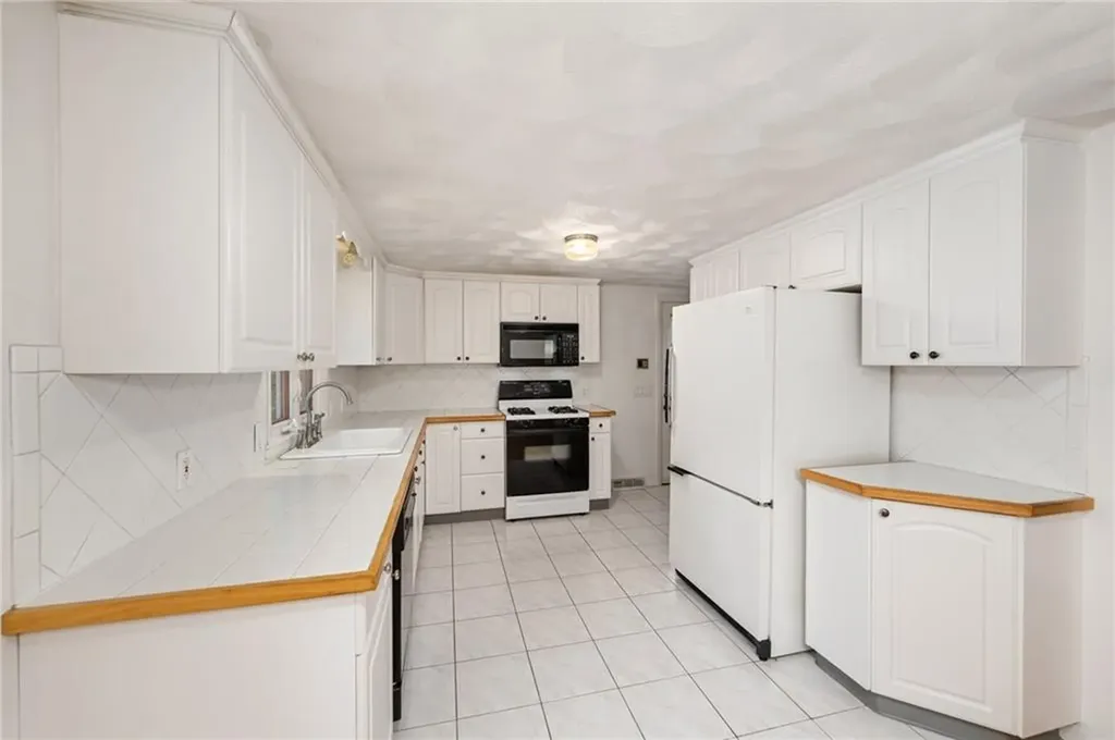 225 Francis Avenue North Providence RI 02904