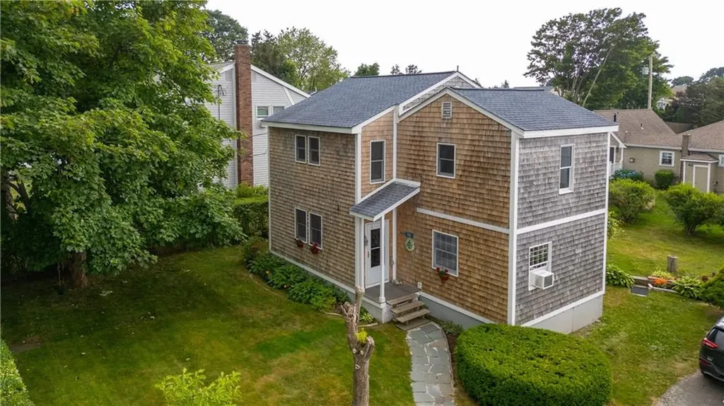 116 Holliston Avenue Portsmouth RI 02871