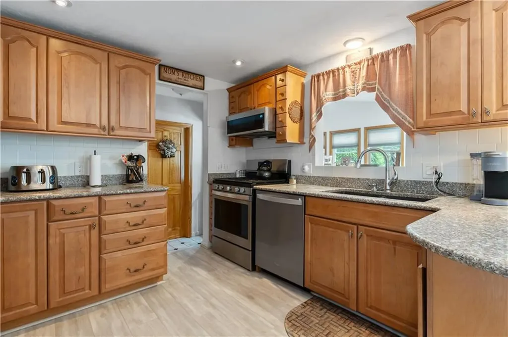5 Tulip Road Coventry RI 02816